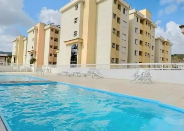 com piscina em Ubatuba-SP