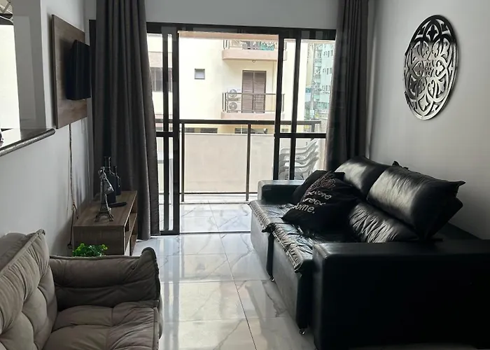 Apto a UMA QUADRA da PRAIA - Praia Grande